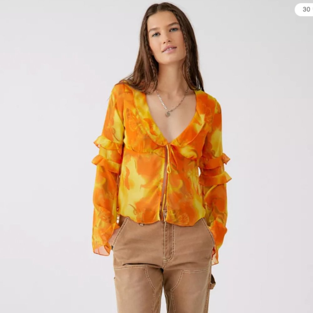 NWT Retail $69- UO Janet Split Hem Blouse - Picture 2 of 4